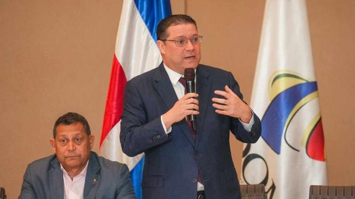 Yayo Sanz Lovatón.