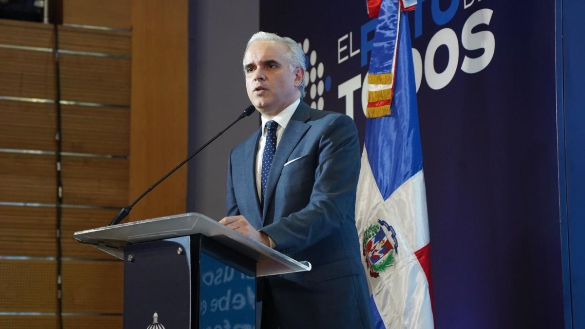 Educación anuncia nuevas restricciones al uso de celulares en centros educativos