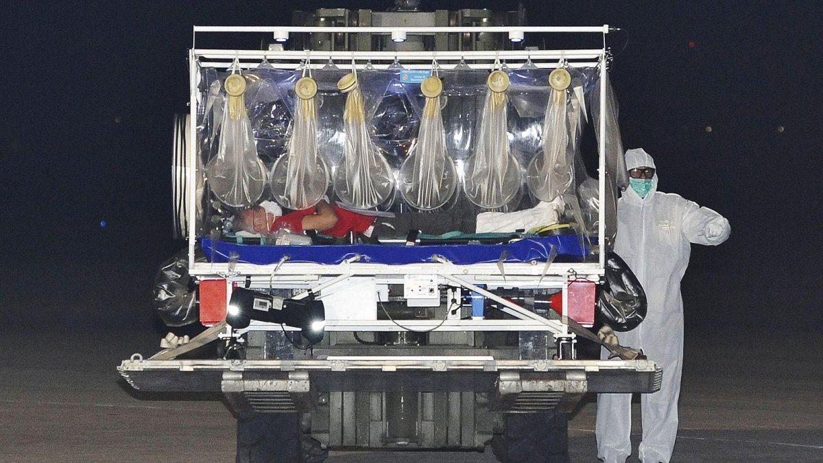 Activan aislamiento por sospecha de ébola en un hombre residente en Cerdeña, Italia