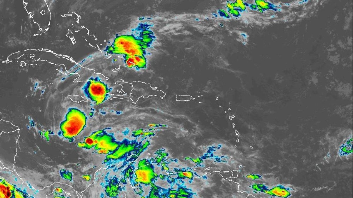 ¿Seguirán las lluvias este domingo? Vaguada y onda tropical 
