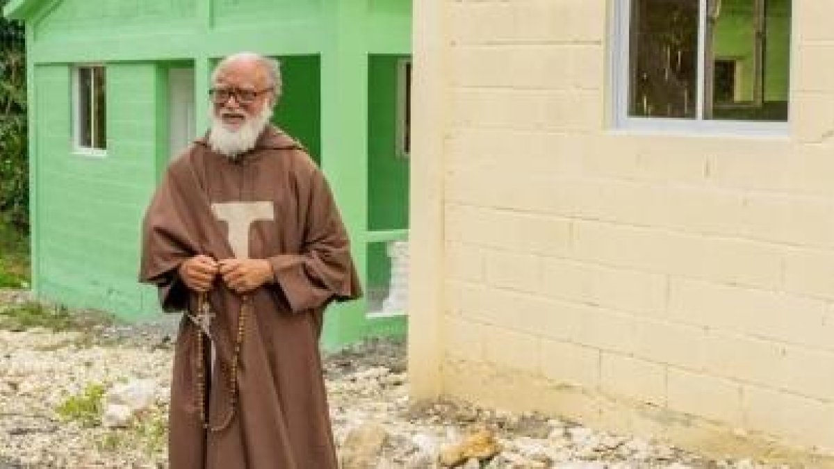 Fundación Futuro Cierto pide apoyo para construir casas dign