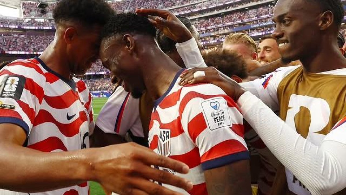 Trump felicita a la selección de Estados Unidos por su