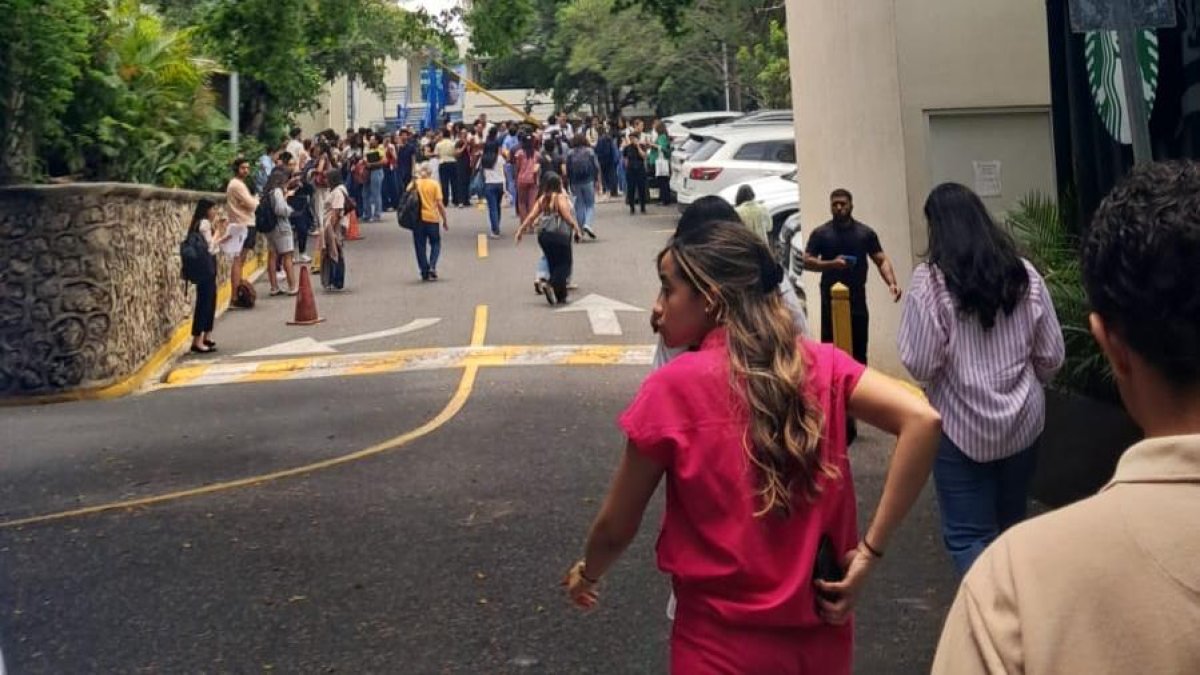 Empleados y estudiantes de UNIBE “corrieron por sus vidas” tras temblor