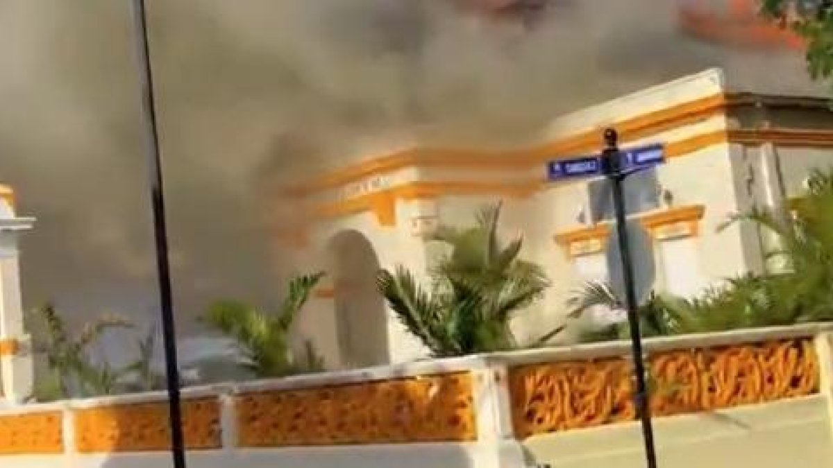 Incendio destruye histórico edificio de logia en Puerto Plata