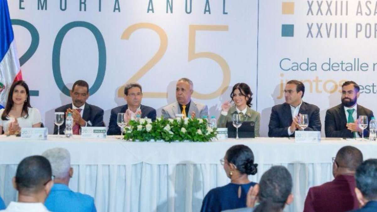 El gerente general de la Cooperativa Empresarial también resaltó el apoyo operativo y financiero al sector de la pequeña y mediana empresa.