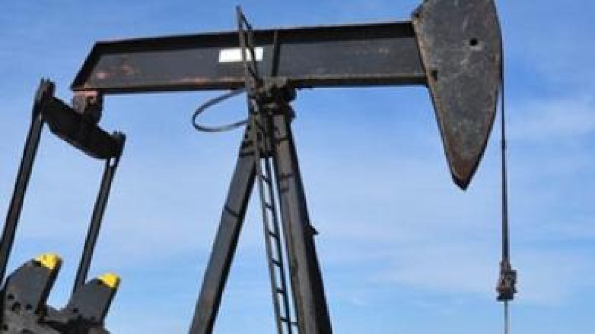 El WTI sube tras fin de tregua con Irán