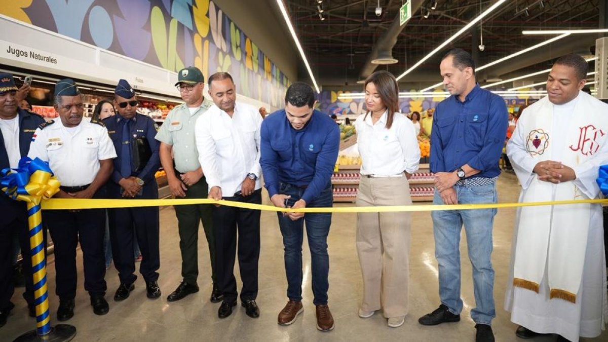 Inauguración Grupo Ramos Multiplaza Verón