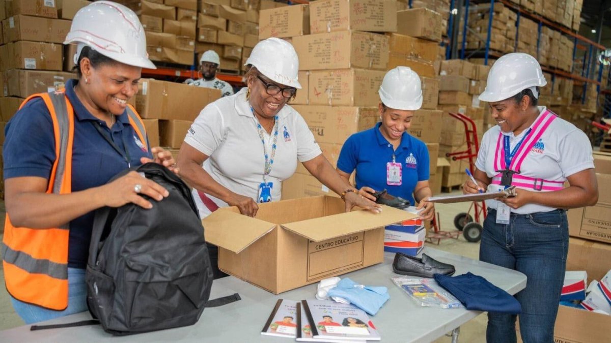 Minerd distribuye 7.6 millones de libros y cuadernos para año escolar 2026-2027