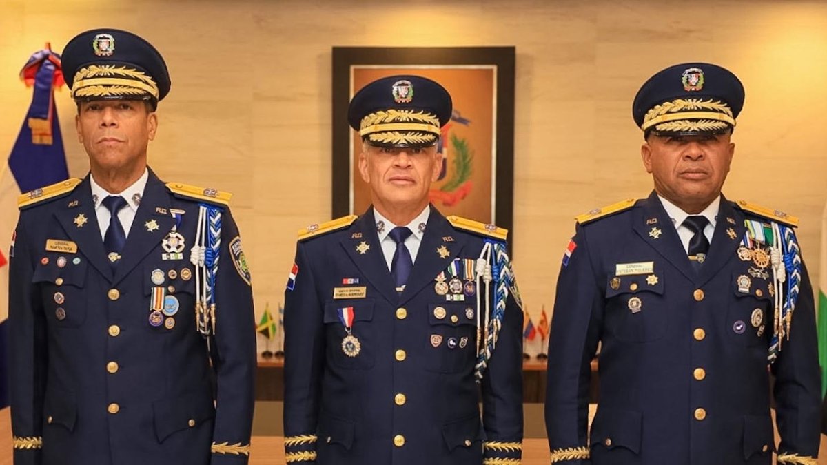 A la izquierda de la foto, el nuevo inspector general de la institución, general Martín M. Tapia Sánchez.