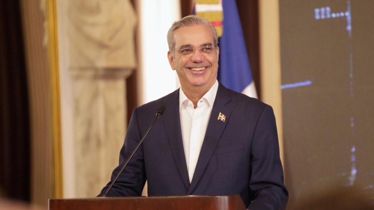 Luis Abinader liderando República Dominicana y PRM.