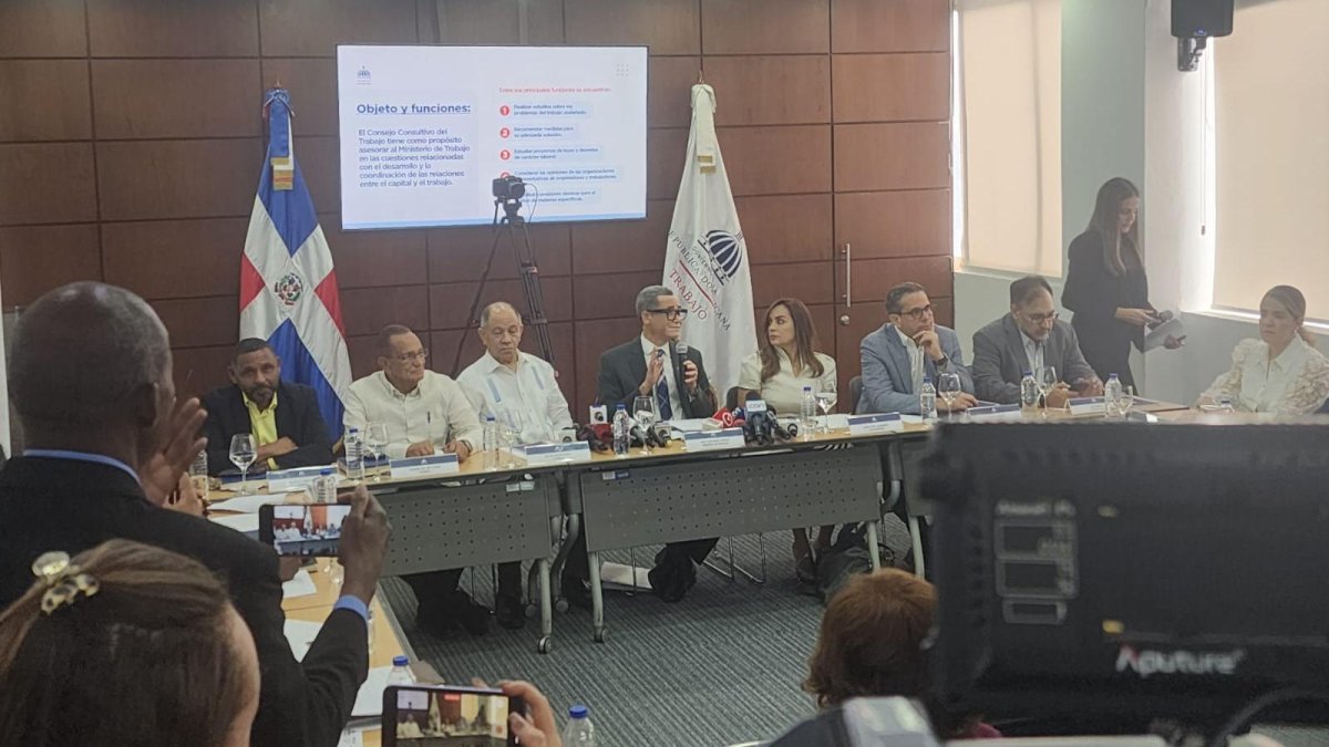 Consejo Consultivo de Trabajo 2026 debatiendo temas laborales clave.