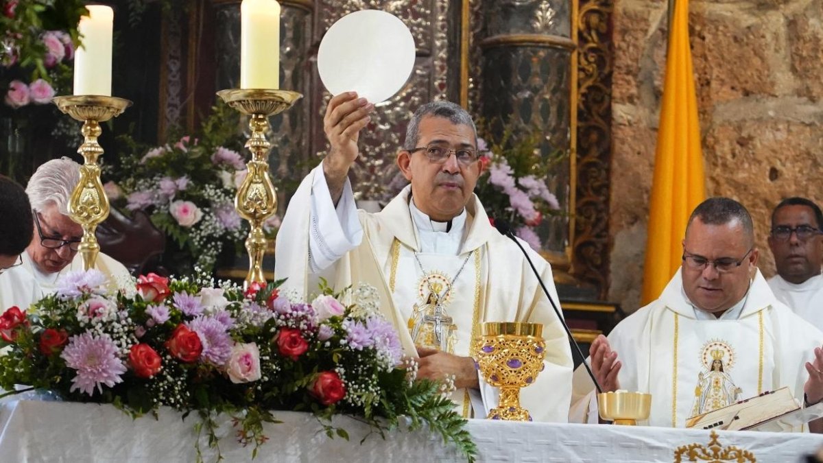 Carlos Tomás Morel Diplán durante la eucaristía.  José de León.