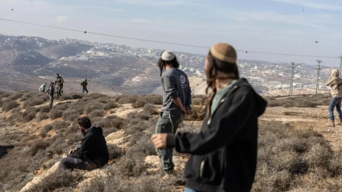 Las fuerzas de seguridad israelíes se enfrentan a los 