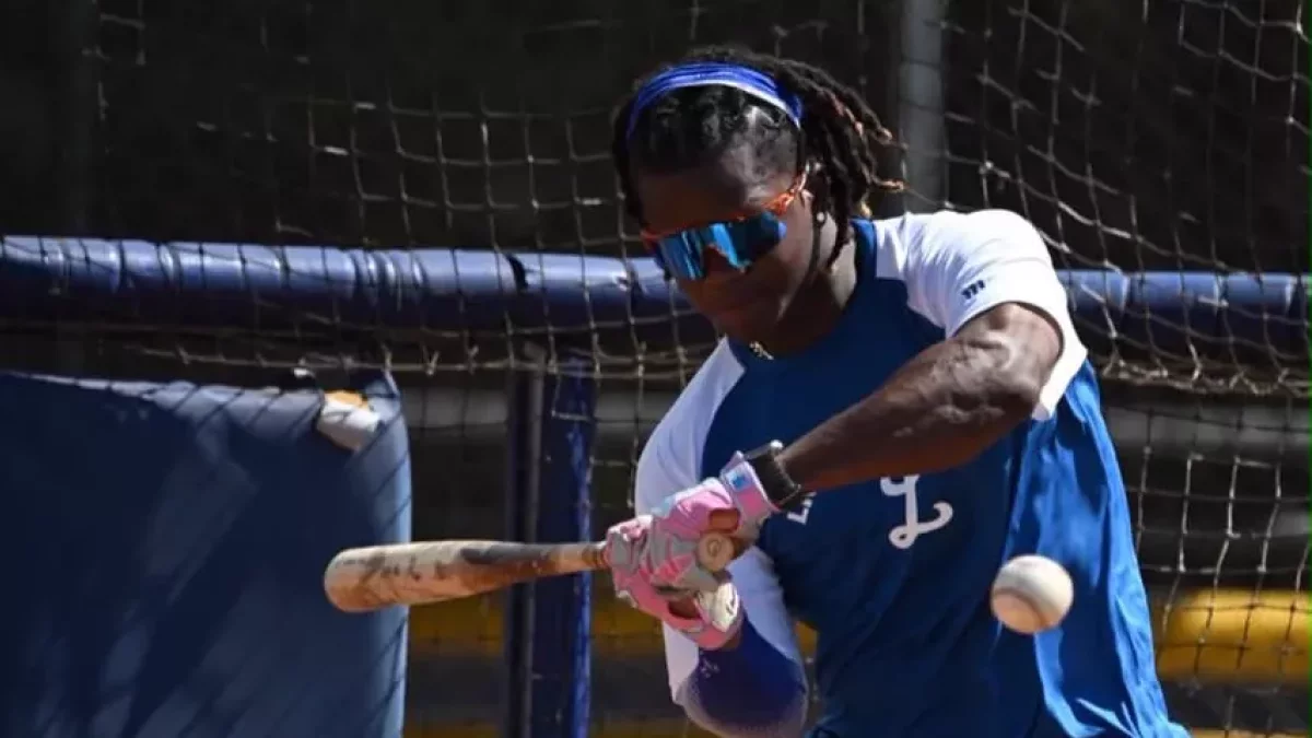 Jesús Madé reports to Tigres del Licey training camp in Boca Chica