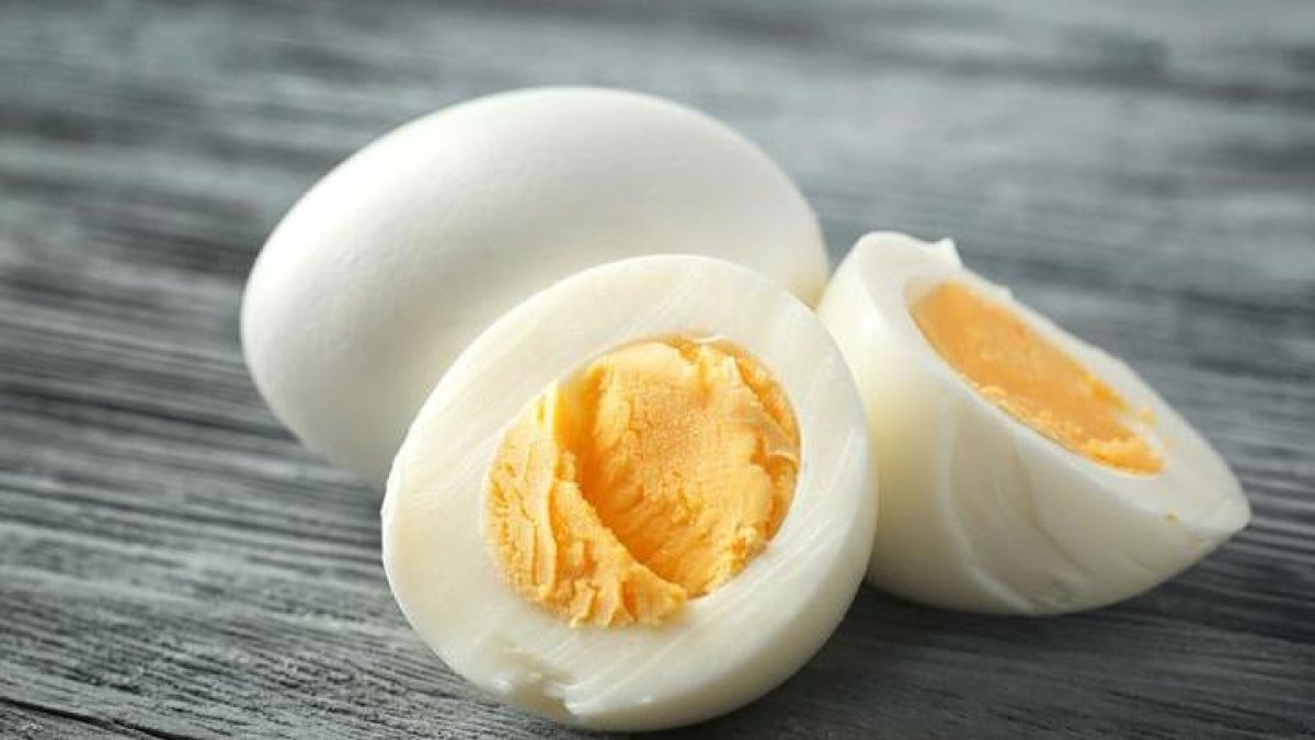 ¿Debe limitarse el consumo de huevo si el colesterol en sangre está elevado?