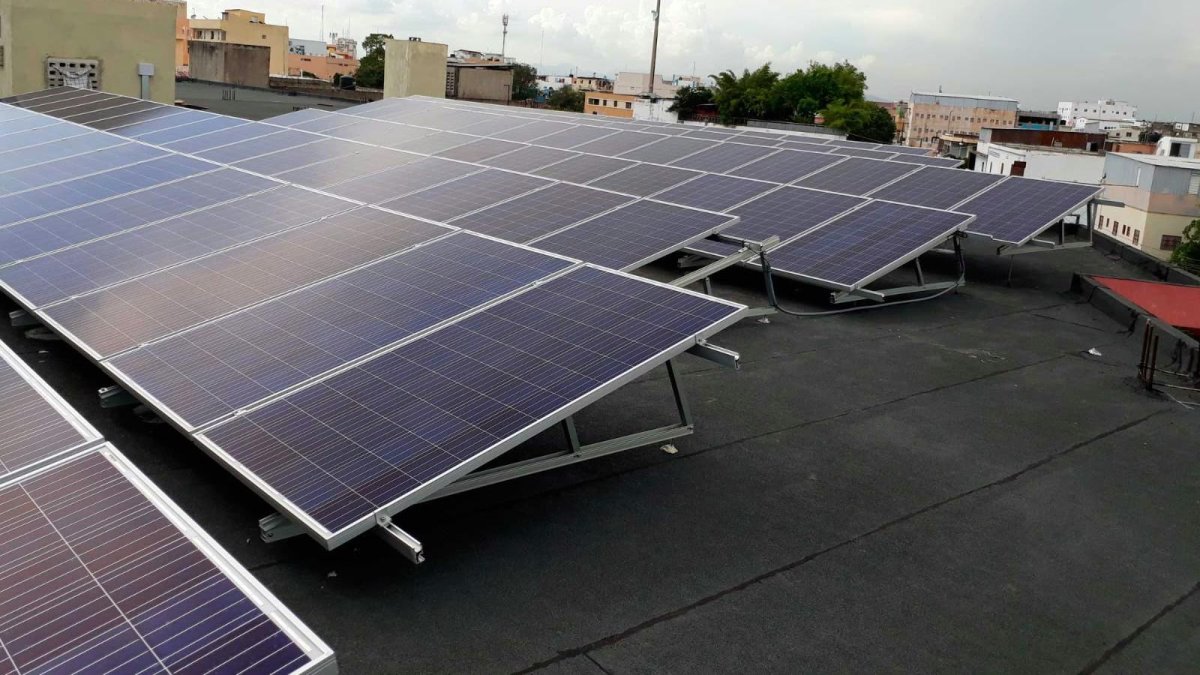SIE aclara dudas sobre paneles solares y garantiza beneficios