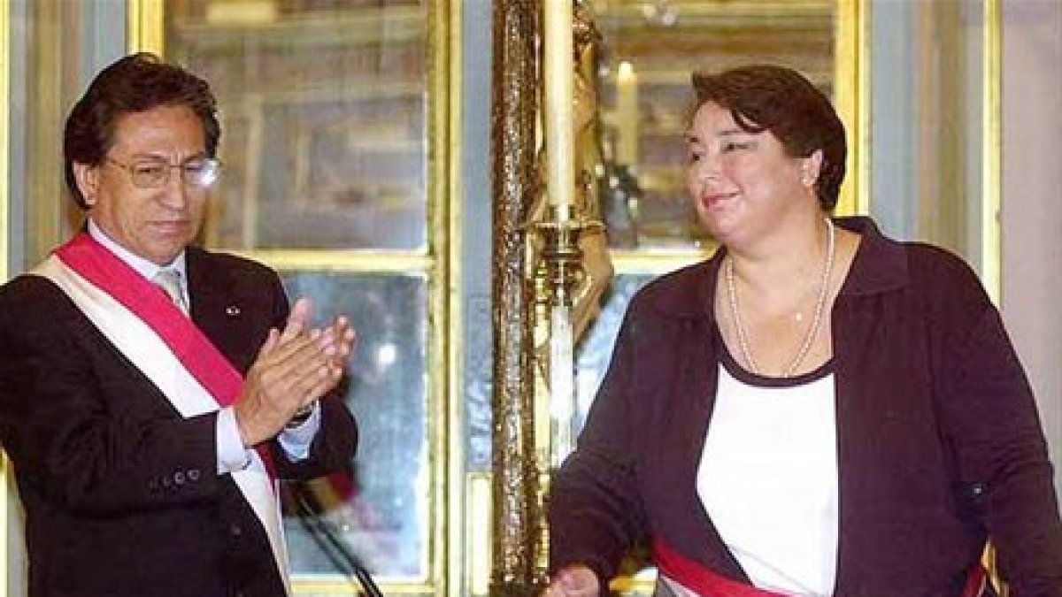 Toledo pide renuncia a su gabinete