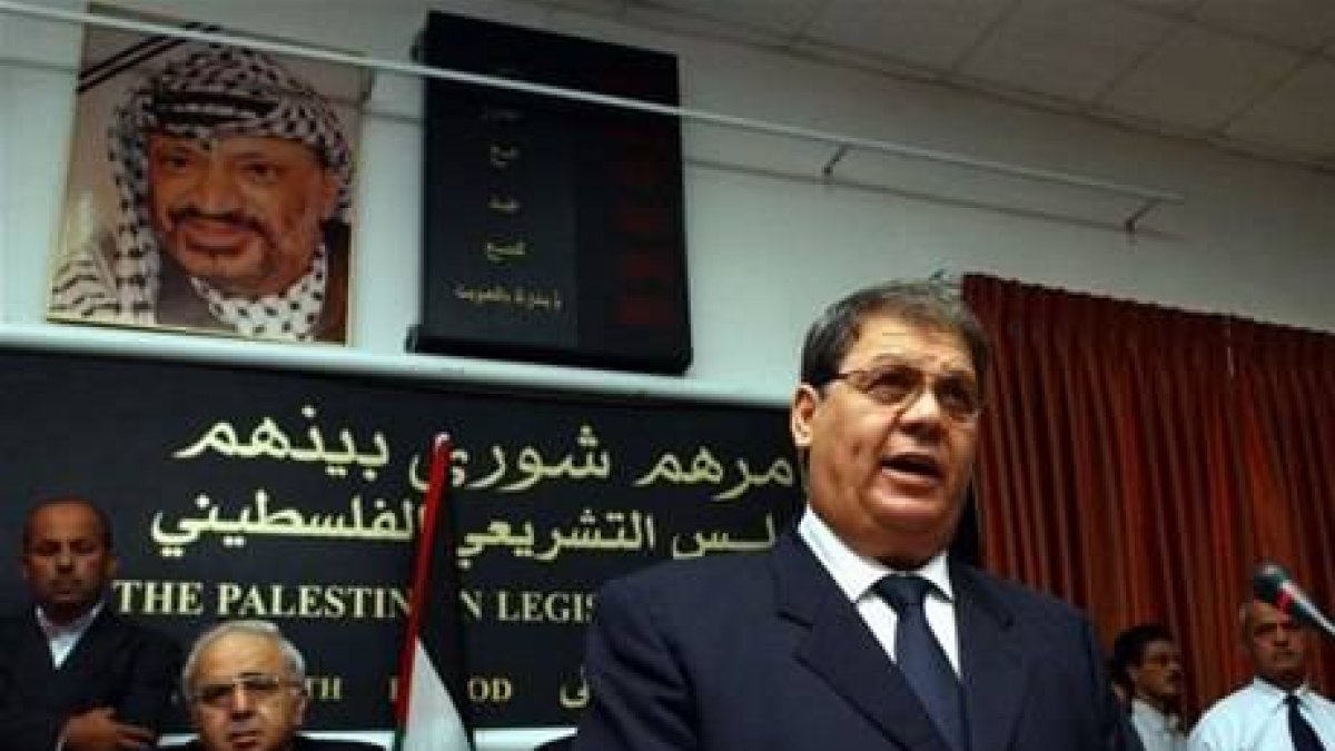 Fatuh presta juramento como jefe de la Autoridad Palestina