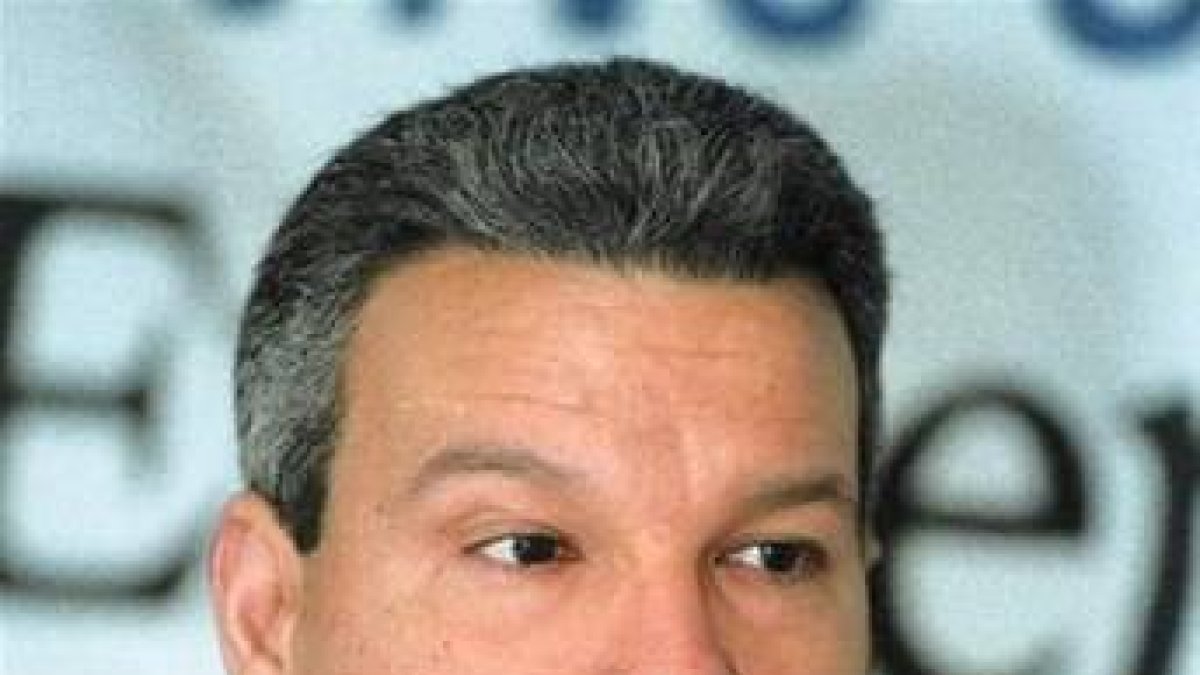 Pide posponer TLC con EE UU