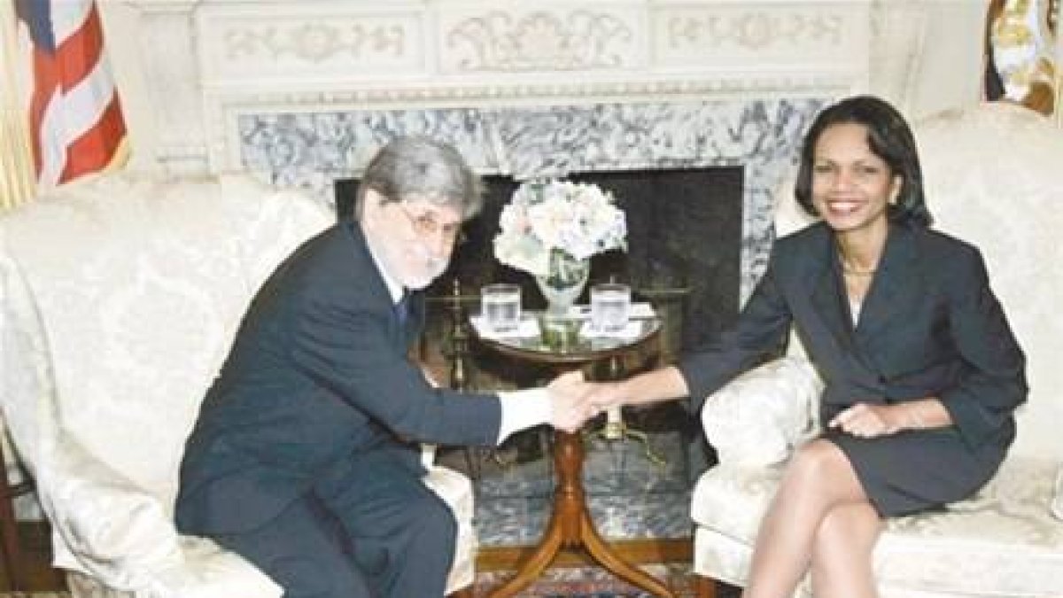 Rice llega hoy a Haití