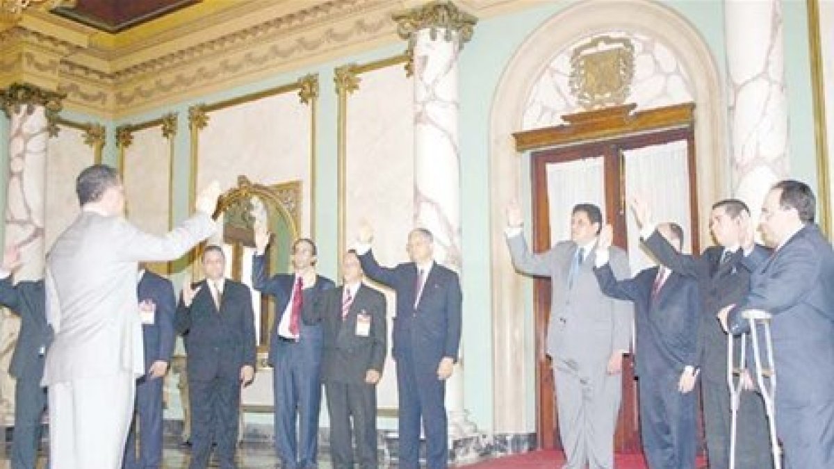 Juramenta Comisión de Ética