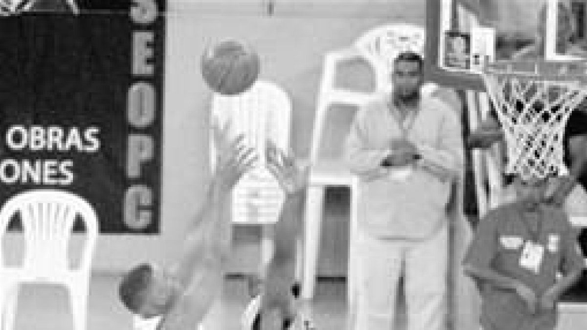 Los Prados clasifica; Villa Francisca entra en lucha por un puesto