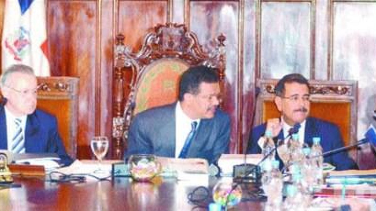 Disponen reconstrucción de 17 hospitales públicos