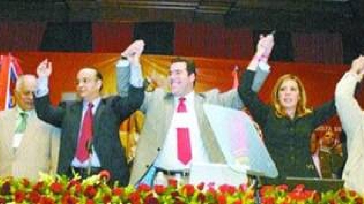 Líderes PRSC enredan resultados de asamblea