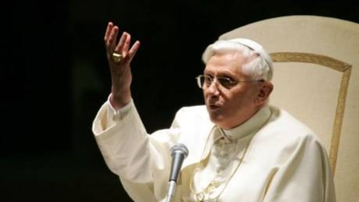 El amor divino y la caridad cristiana inspiran la encíclica de Benedicto XVI