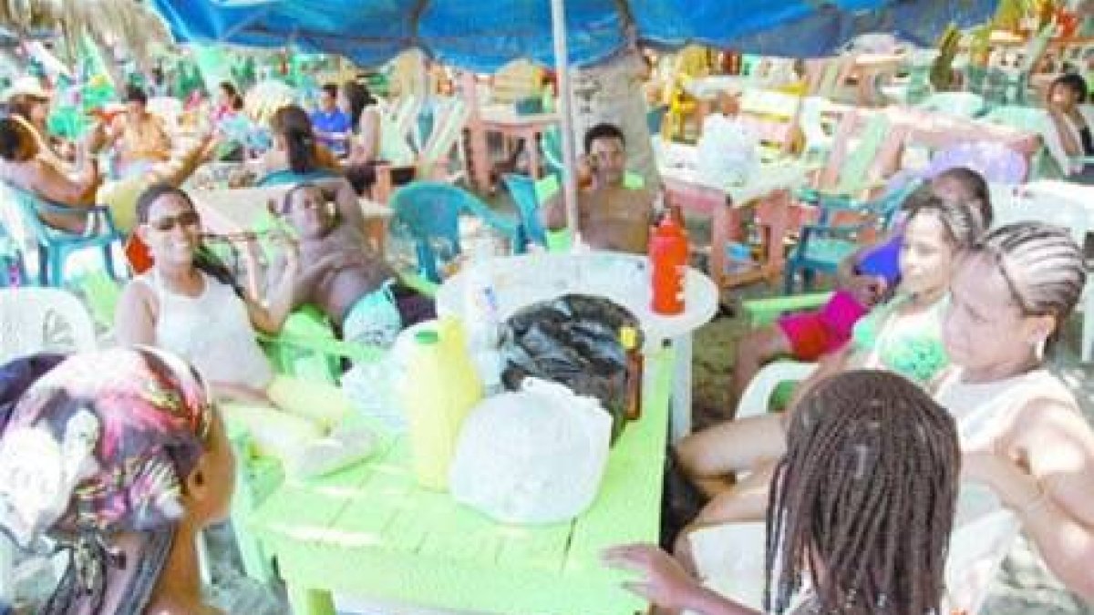 Muchos disfrutaron último día de playa