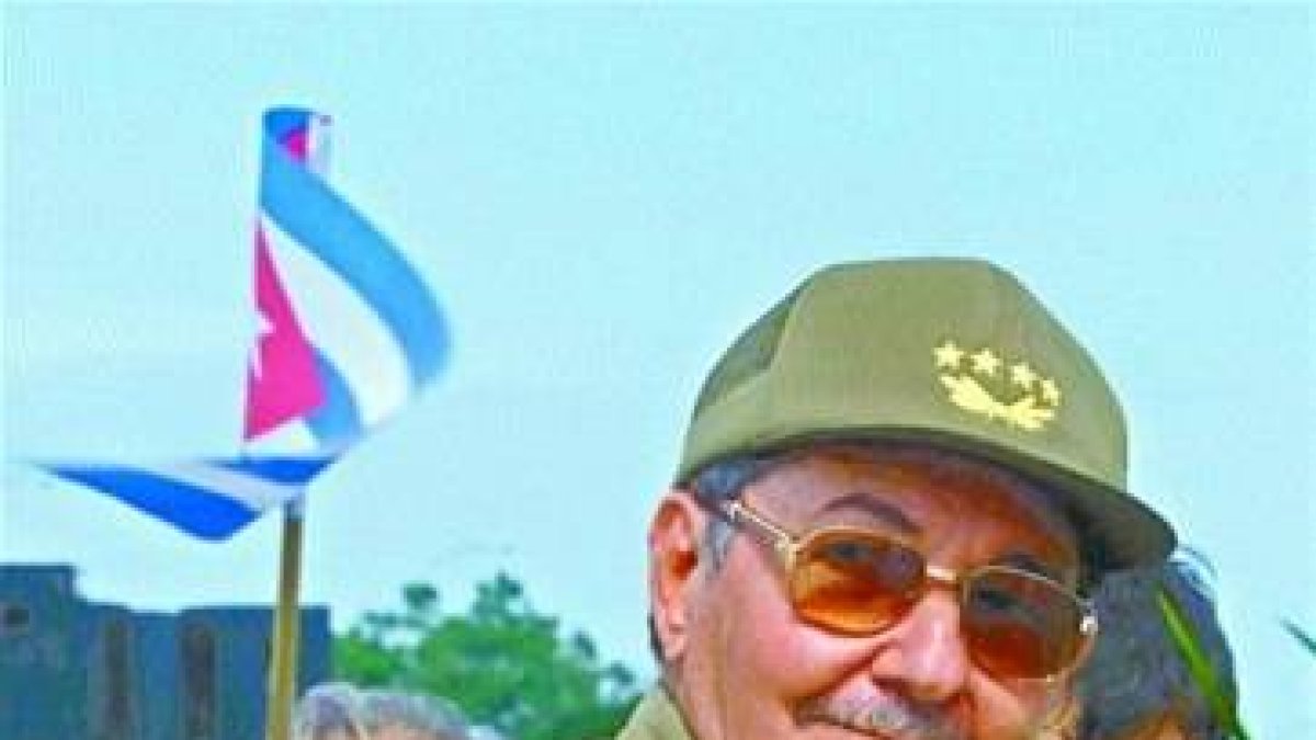 EU ofrece quitar bloqueo Cuba si Fidel Castro inicia transición