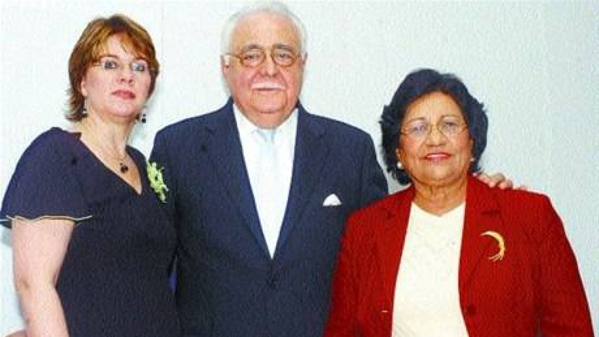 Andrés Vanderhorst muestra producción bibliográfica