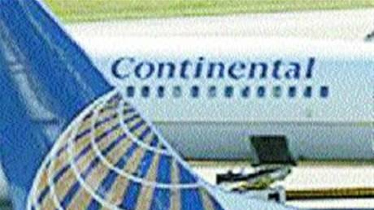 Continental Airlines aumenta beneficios