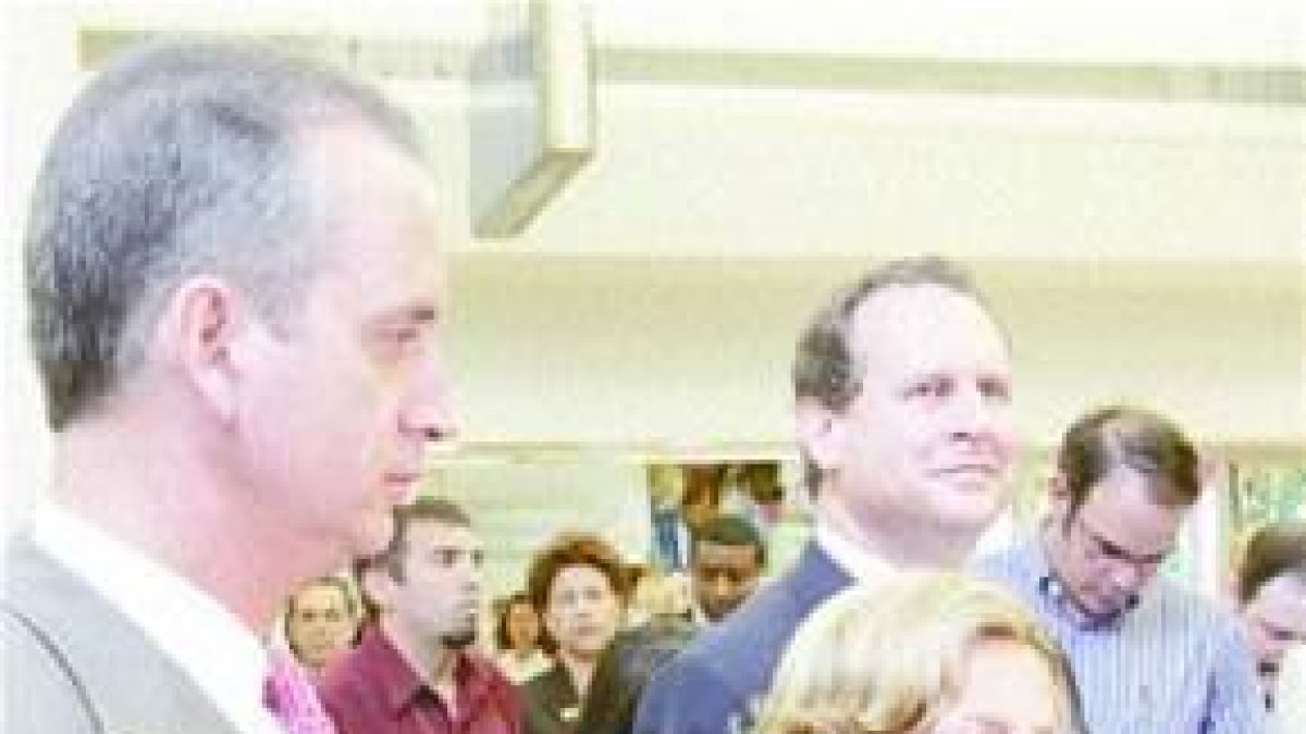 Exilio pide gobierno cívico-militar Cuba