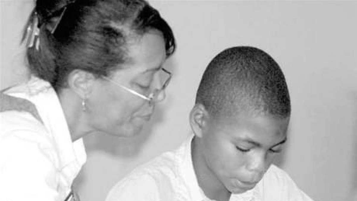 Niño huérfano de La Cueva del Duey recibe asistencia psicológica