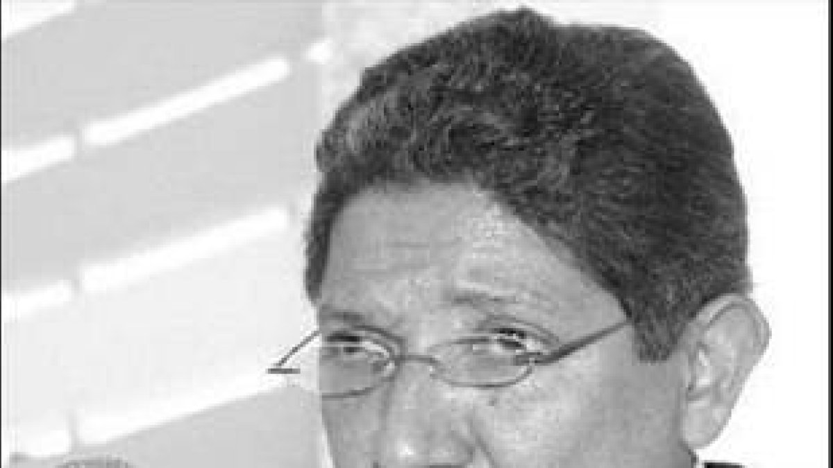 Reyna quiere terminar los centrosregionales antes de acabar gestión