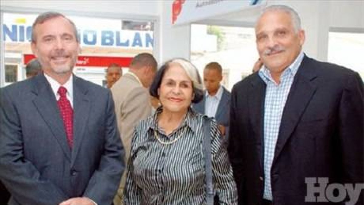Codetel inaugura modernocentro de atención al cliente