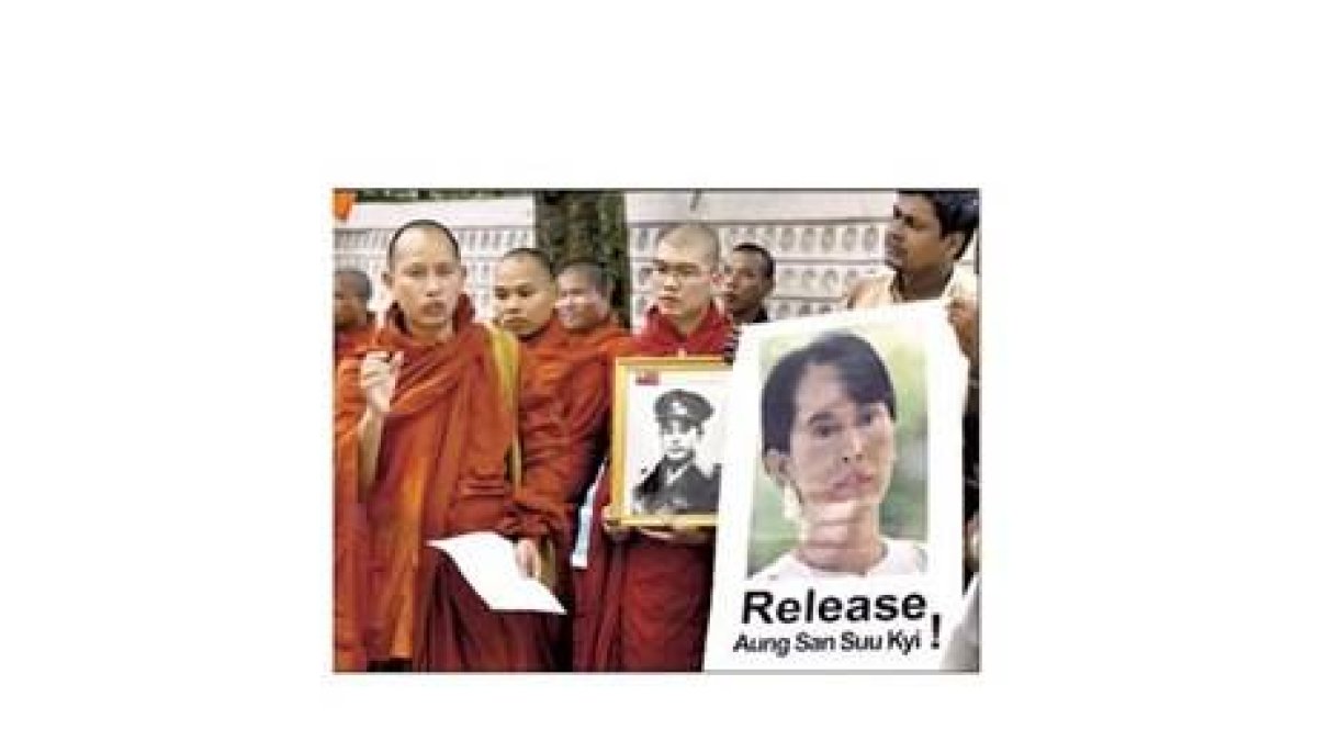 Junta birmana extiende  el  arresto  contra  la Nobel Suu Kyi