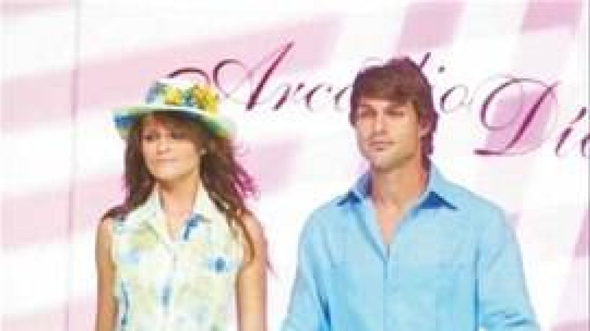 Arcadio Díaz presentallamativo desfile en Cap Cana