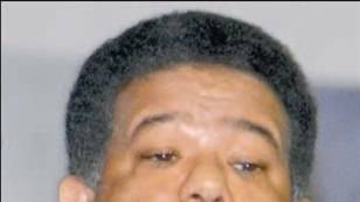 Presidente advierte a militares de tentaciones narcotráfico