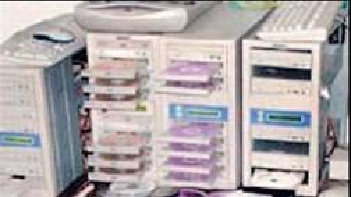 PN se incauta de 10 mil CD y DVD