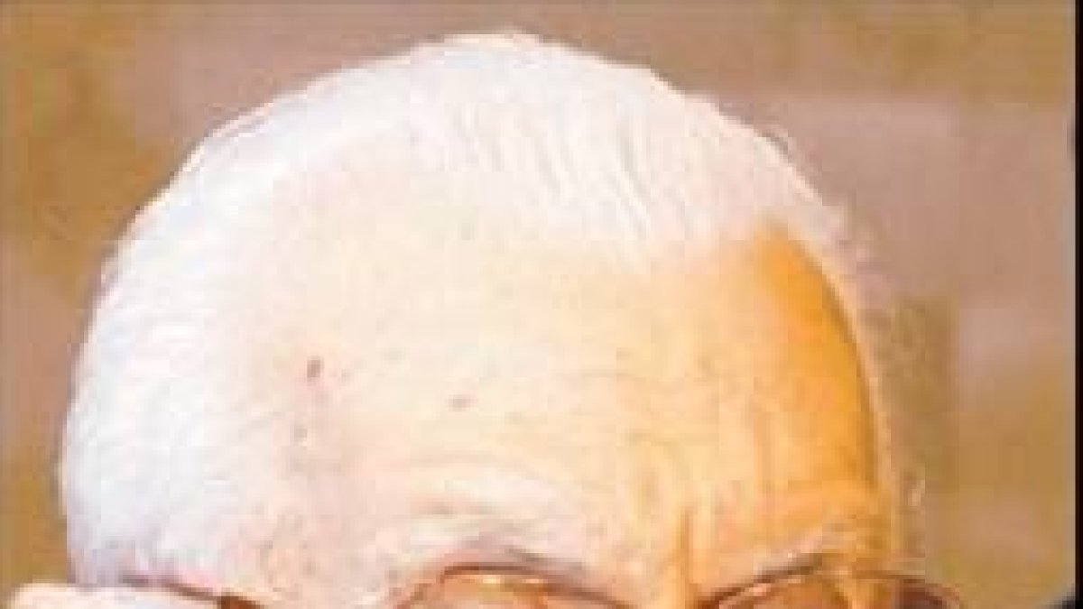 Fundación avisa cambios honras  a Montes Arache