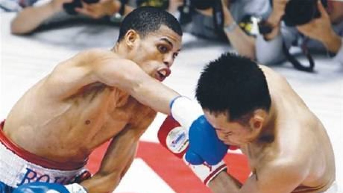Elio Rojas llega a México para defender título pluma Consejo Mundial Boxeo
