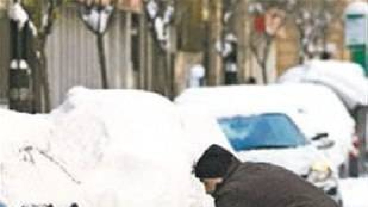 Sur de Estados Unidos sigue bajo nieve