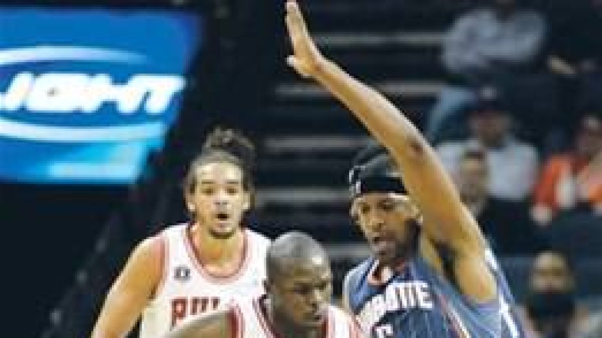 Clippers sorprenden a Celtics, y Chicago azota a los Bobcats