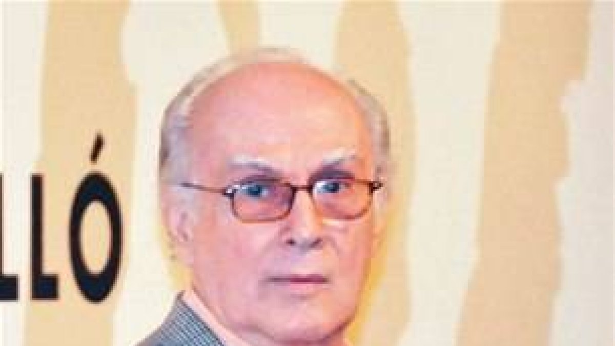 Fernando P. DefillóPremio Nacional de Artes Plásticas 2010