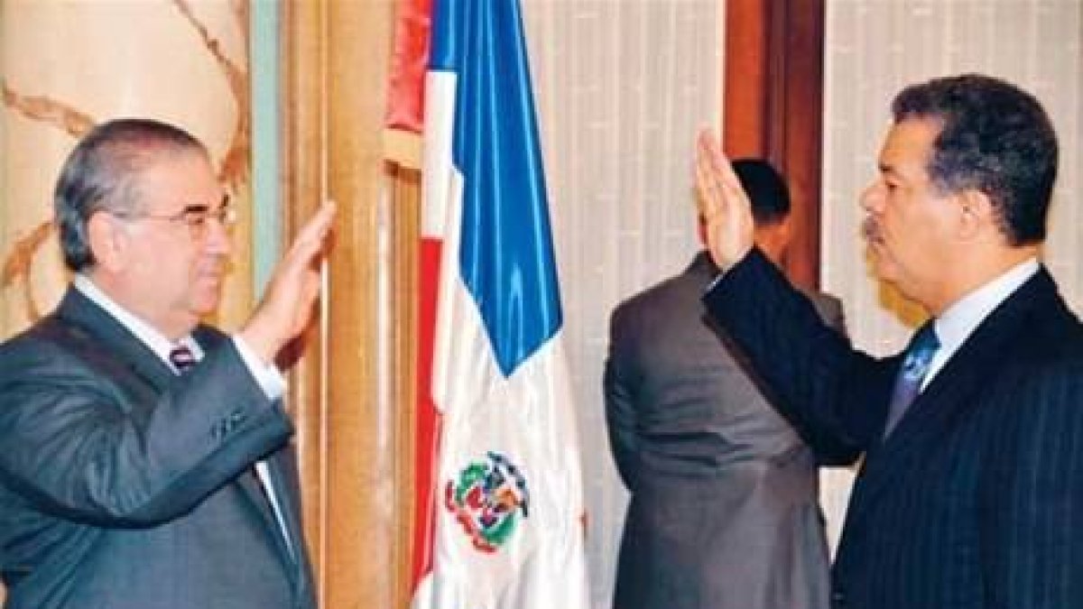 Fernández juramenta al  ministro de Industria