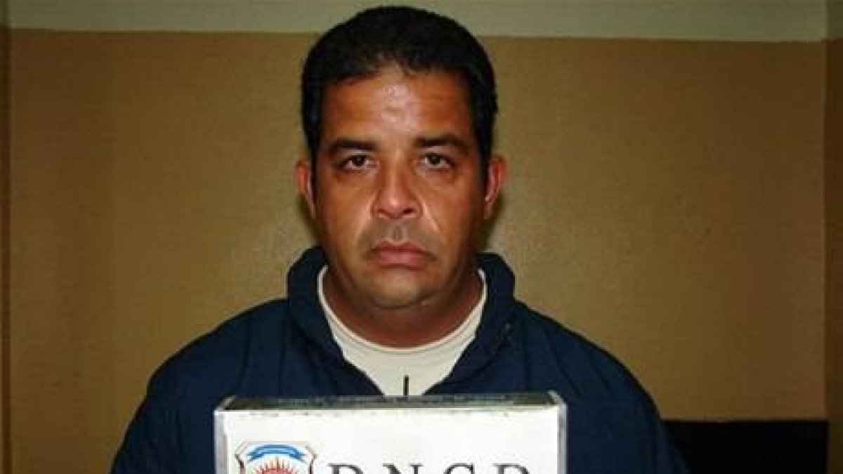 Se entrega a DNCD hijo ex senador Noé Sterling Vásquez para investigarlo por alijo coca