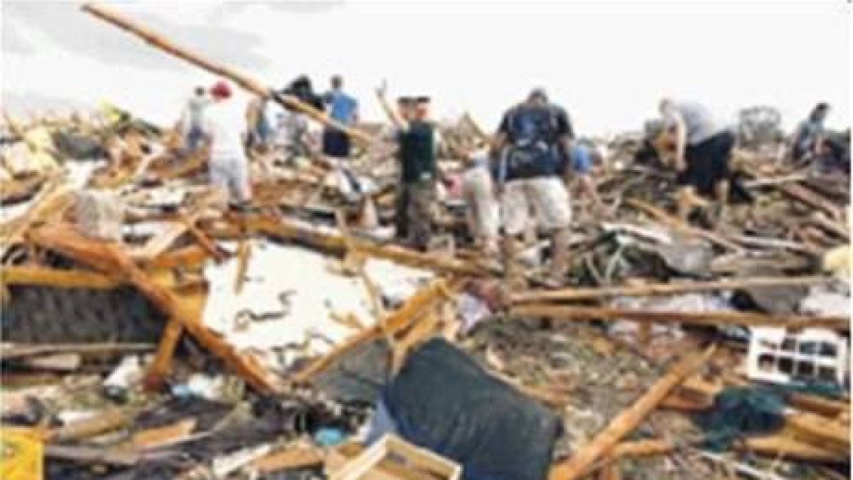 Tornado deja 51 muertos y grandes daños Oklahoma