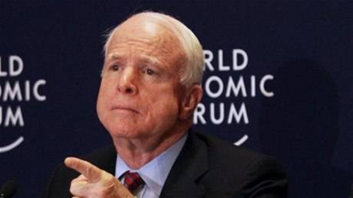 McCain elogia decisión de Obama de incrementar apoyo militar a rebeldes sirios